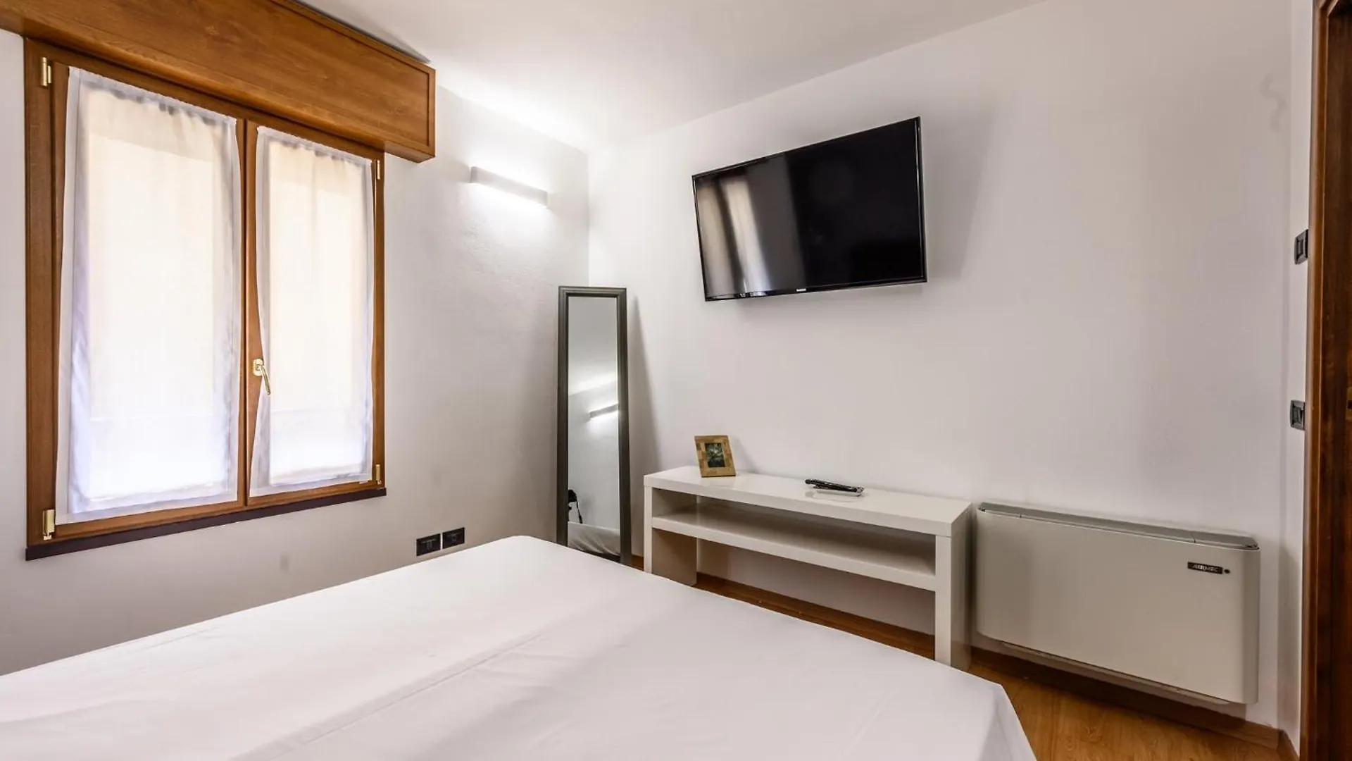 Emilia Studios 6 Modena Italy