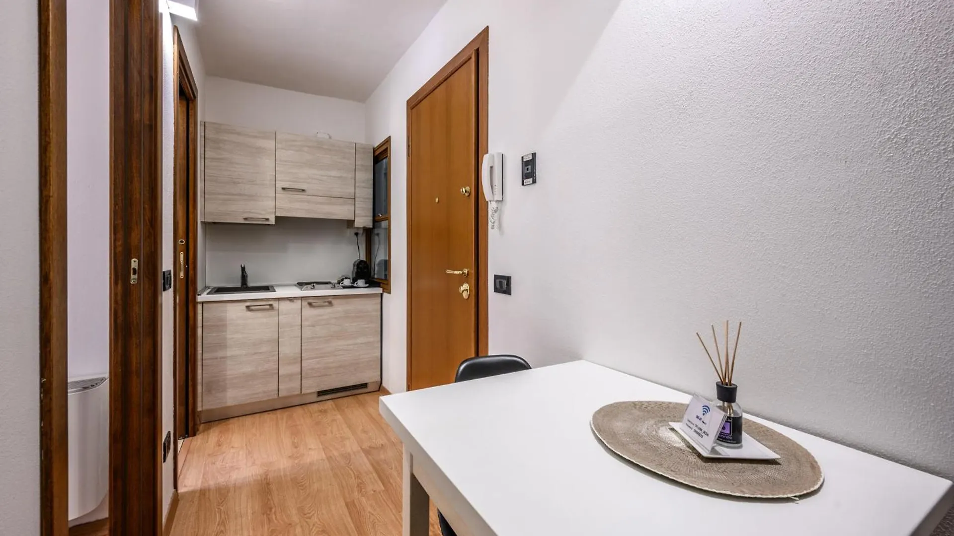 Emilia Studios 6 Modena 0*,  Italy